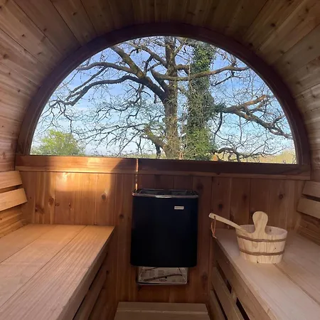 In Dordogne With Pool & Bubble Bath Ferienhaus